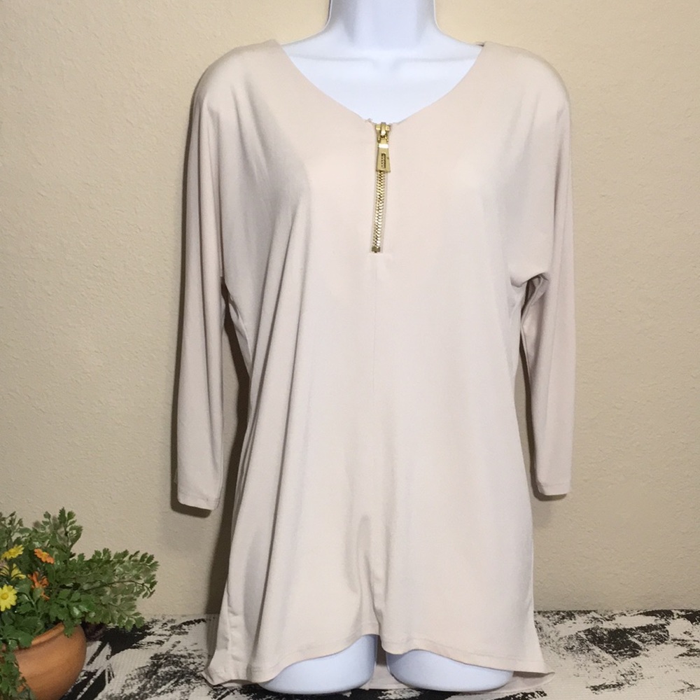 Chelsea & Theodore Women’s beige top - Picture 3 of 7
